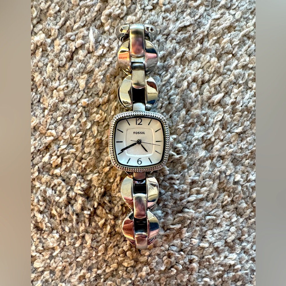 Fossil White Face Silver Bracelet Watch